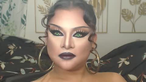 Snapshot of yourtrannyqueenxxx chatting on October 2025 09:58:02 PM Anastacia Grey  online show from October 2025 09:58:02 PM