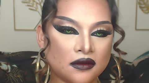 Snapshot of yourtrannyqueenxxx chatting on October 2025 10:32:02 PM Anastacia Grey  online show from October 2025 10:32:02 PM