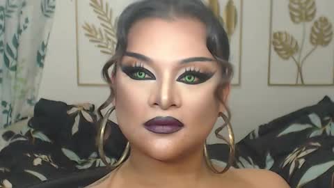 Snapshot of yourtrannyqueenxxx chatting on October 2025 01:06:02 AM Anastacia Grey  online show from October 2025 01:06:02 AM