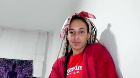 elizabeth  ju   online show from January 2025 01:33:01 AM