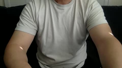 Snapshot of yque2 chatting on January 2026 08:12:02 PM yque online show from January 2026 08:12:02 PM