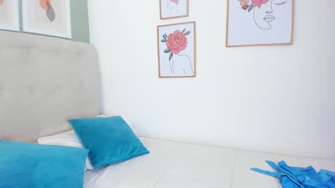 Yuliet online show from January 2025 08:01:01 PM