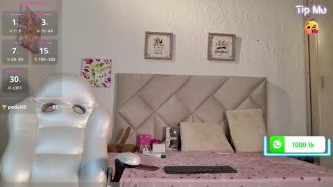 Yuliana online show from October 2025 08:19:01 PM