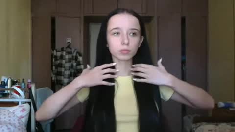 Yuliia online show from October 2025 06:33:01 AM