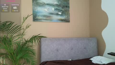 yuliethpetite online show from April 2026 01:22:01 PM