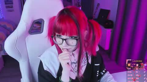 Yumi 3 online show from November 2025 08:25:02 PM