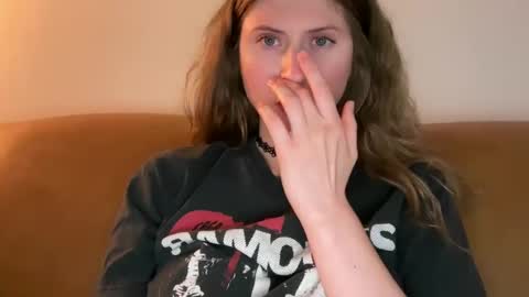 Snapshot of yumiandwolf chatting on September 2025 03:50:02 AM yumiandwolf online show from September 2025 03:50:02 AM