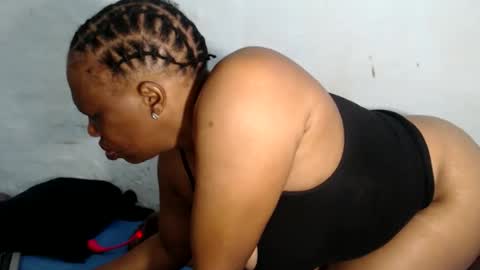 Snapshot of yummytittsxx chatting on March 2026 04:07:02 AM yummytittsxx online show from March 2026 04:07:02 AM