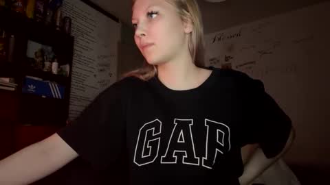 yunarosee online show from January 2026 12:58:02 AM