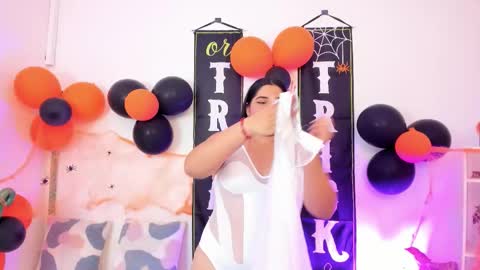 Yunna online show from October 2025 11:11:02 AM