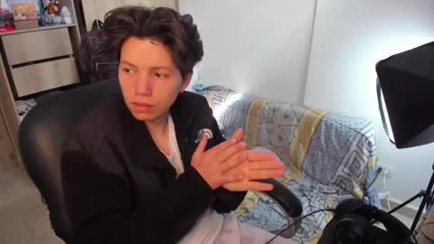 yurii_moody online show from October 2025 07:45:02 PM