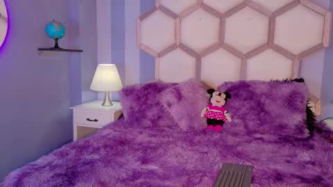 yvi online show from March 2026 12:39:02 PM