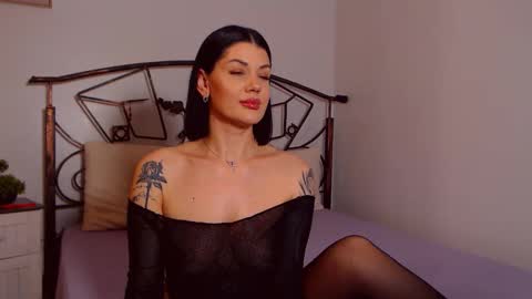 I V Y   online show from March 2026 09:07:01 PM