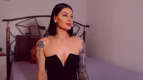 I V Y   online show from April 2026 08:07:01 PM