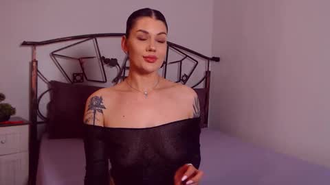 I V Y   online show from April 2026 08:26:02 PM