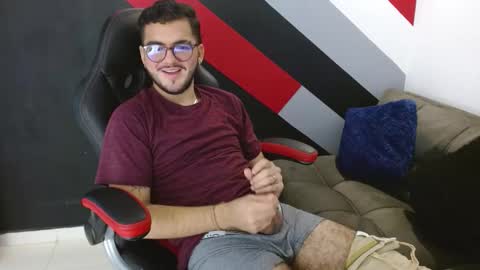 Zack  online show from December 2025 12:39:02 AM