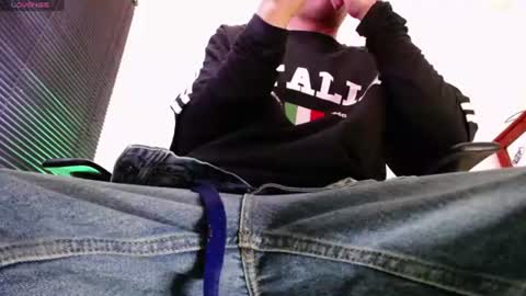 Snapshot of zac_watson chatting on July 2026 05:12:02 PM Zac Freelance model online show from July 2026 05:12:02 PM
