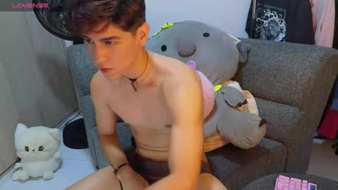 Snapshot of zackary_025 chatting on December 2024 04:45:01 AM Zack online show from December 2024 04:45:01 AM