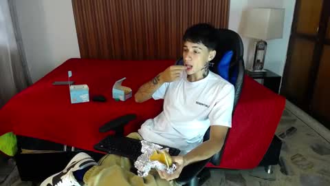 zack online show from December 2024 05:03:01 PM