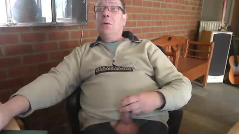 Snapshot of zalinger chatting on March 2026 12:19:01 PM zalinger online show from March 2026 12:19:01 PM