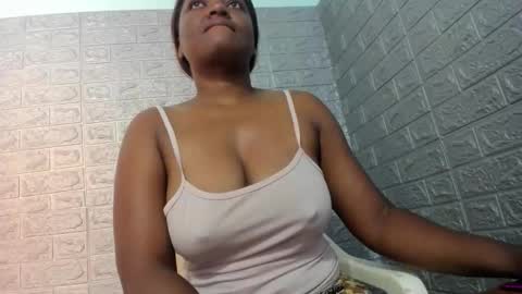 Snapshot of zamara__ chatting on May 2026 12:22:02 PM Zamara online show from May 2026 12:22:02 PM