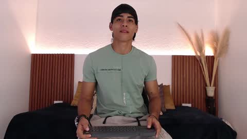 Zander online show from December 2024 02:26:02 PM