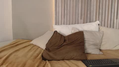 Zander online show from January 2025 06:00:01 PM