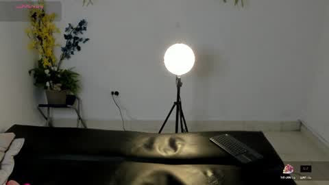 Zane Lux online show from June 2026 04:51:02 PM