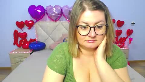 zannadreil online show from February 2025 07:09:01 PM