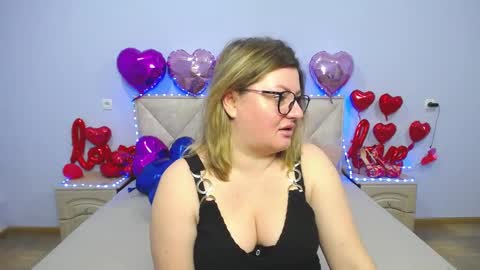 zannadreil online show from March 2025 07:11:02 PM