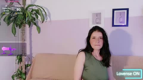 zara_fire online show from April 2026 10:29:02 PM
