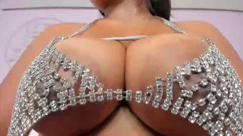 zara lopez online show from November 2025 07:35:02 PM