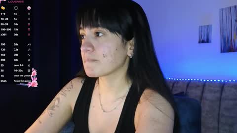 zaradames_ online show from October 2025 02:18:01 AM