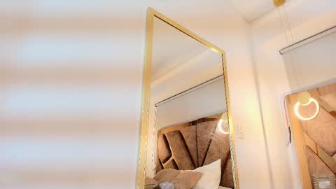 Zarah Andrews online show from September 2025 01:16:02 PM