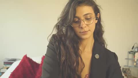 Miss Lynch   Next show  2911 online show from September 2025 09:48:01 PM