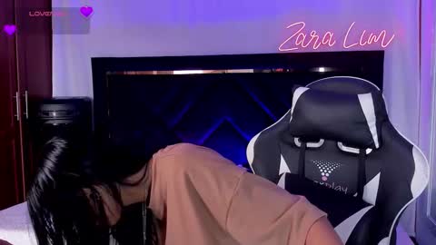 Zara Lim  online show from November 2025 07:57:01 PM