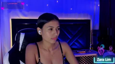 Zara Lim  online show from December 2025 09:02:01 PM