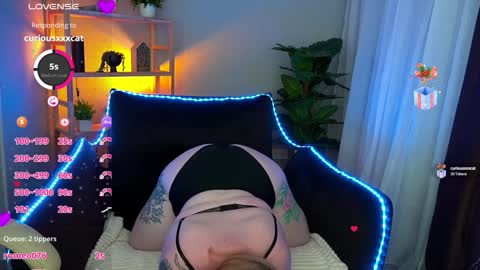 Lola online show from February 2025 10:01:01 PM