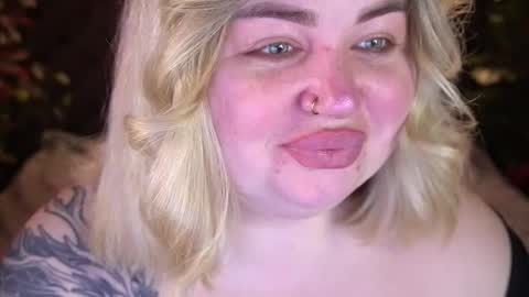 Lola online show from April 2026 08:12:02 PM