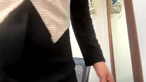 Snapshot of zarayaa_v chatting on January 2026 11:42:02 PM zarayaa_v online show from January 2026 11:42:02 PM