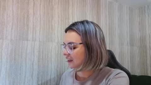 Snapshot of zarcasutra_t chatting on May 2026 01:18:02 PM Isabella online show from May 2026 01:18:02 PM