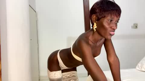 zaria_amara online show from June 2026 07:51:01 PM