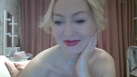 Zarina Swift online show from October 2025 04:21:02 AM