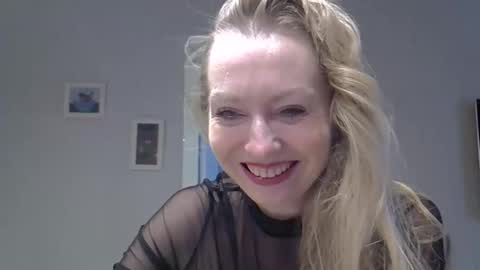 Zarina Swift online show from October 2025 04:43:02 AM