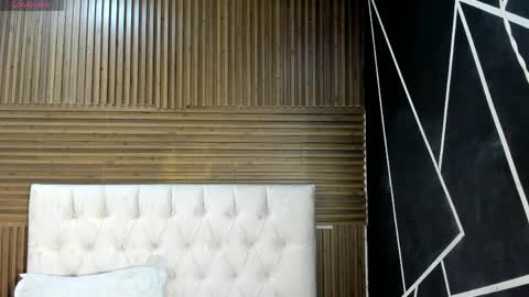 Zarina Waynne online show from April 2026 01:14:02 PM