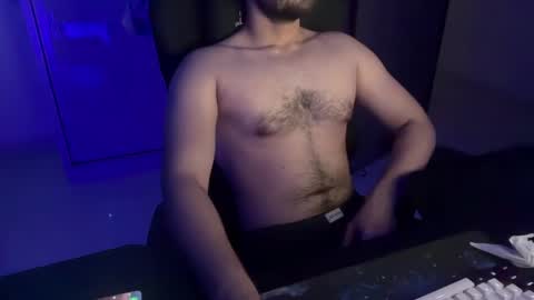 Snapshot of ze_boi chatting on April 2026 05:03:02 PM Ze online show from April 2026 05:03:02 PM