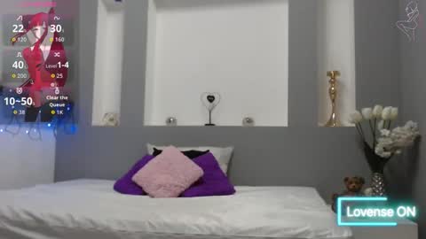 Karolyne online show from November 2025 11:02:01 AM