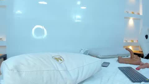 Snapshot of zenda_evans chatting on March 2025 06:21:01 AM Zenda Evans online show from March 2025 06:21:01 AM