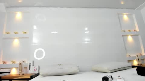 Zenda Evans online show from February 2026 04:06:01 AM