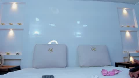 Snapshot of zenda_evans chatting on April 2026 03:53:02 AM Zenda Evans online show from April 2026 03:53:02 AM